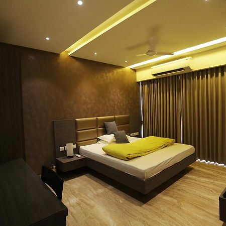 Lakeview Service Apartments Колката Екстериор снимка