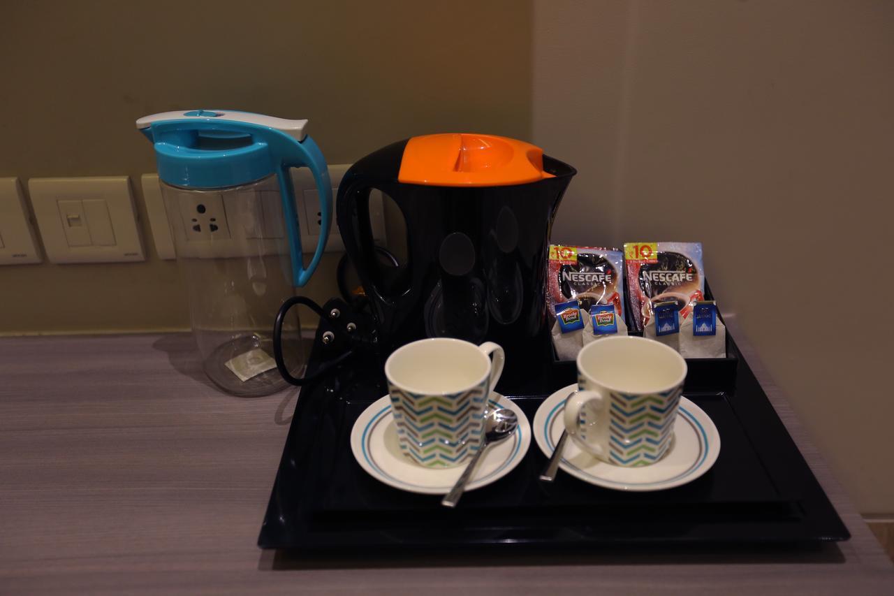 Lakeview Service Apartments Колката Екстериор снимка