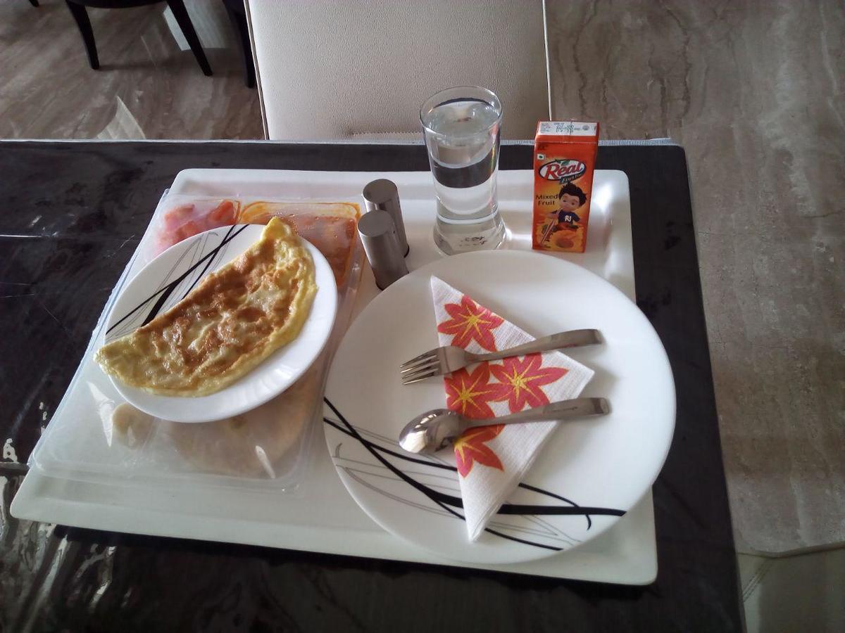 Lakeview Service Apartments Колката Екстериор снимка
